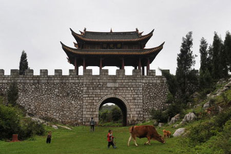 旅游景点 曲靖旅游景点 胜境关     胜境关位于富源县城东南7.